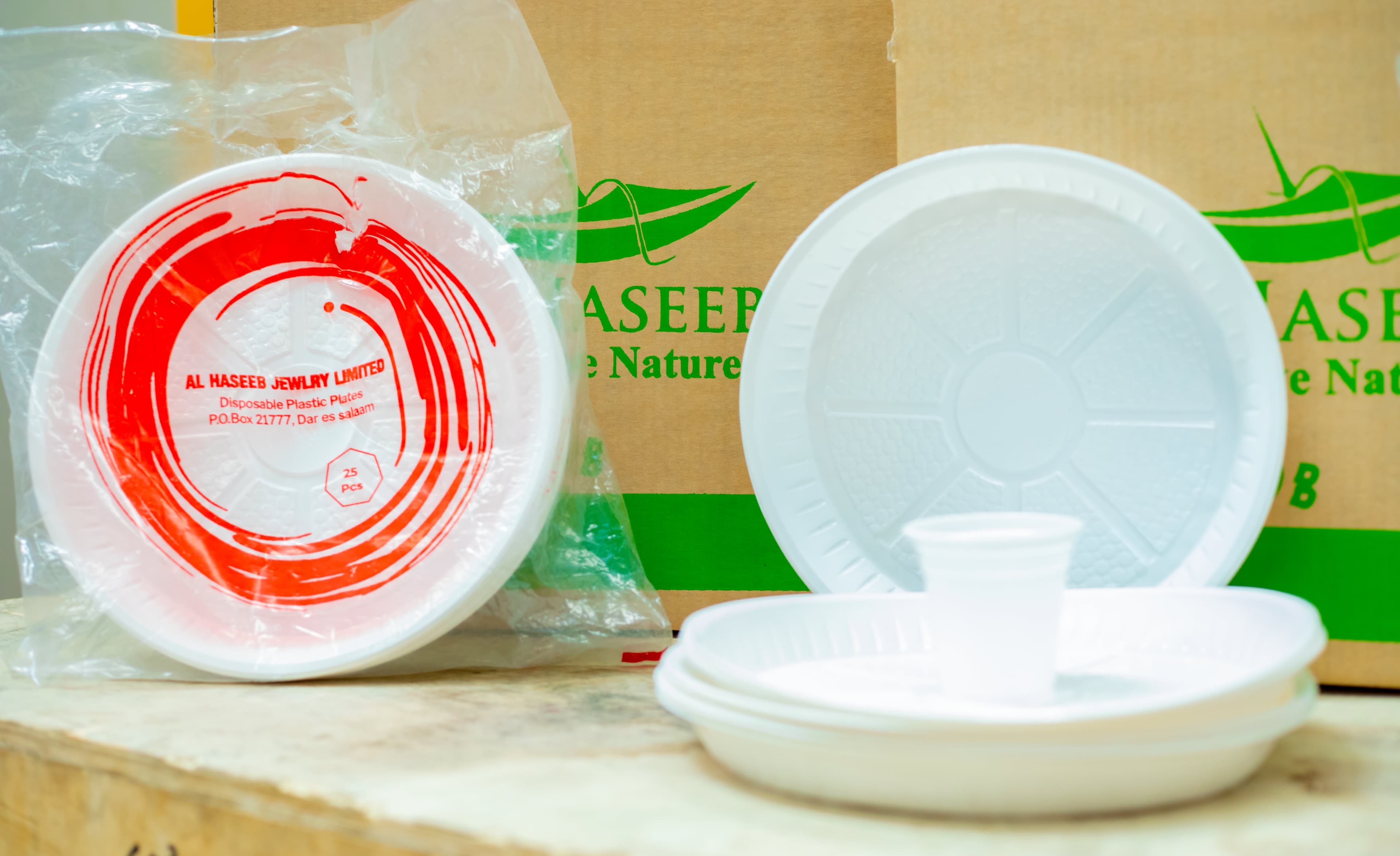 Al Haseeb disposable tableware