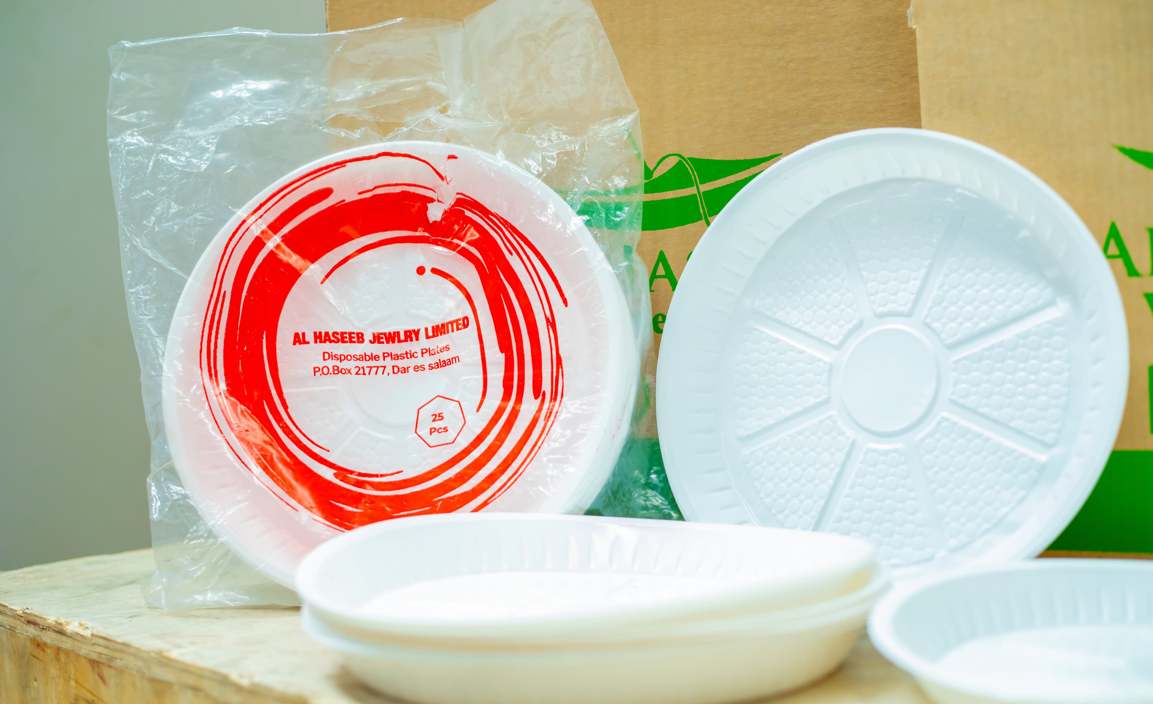 Al Haseeb disposable tableware